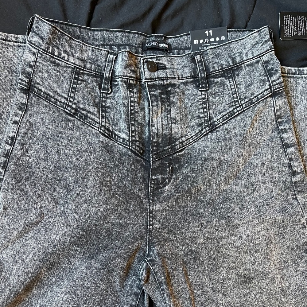Fashion nova jeans size 11 NEW
